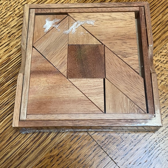 Beautiful wood puzzle in a leather case-NWOT - Picture 2 of 5